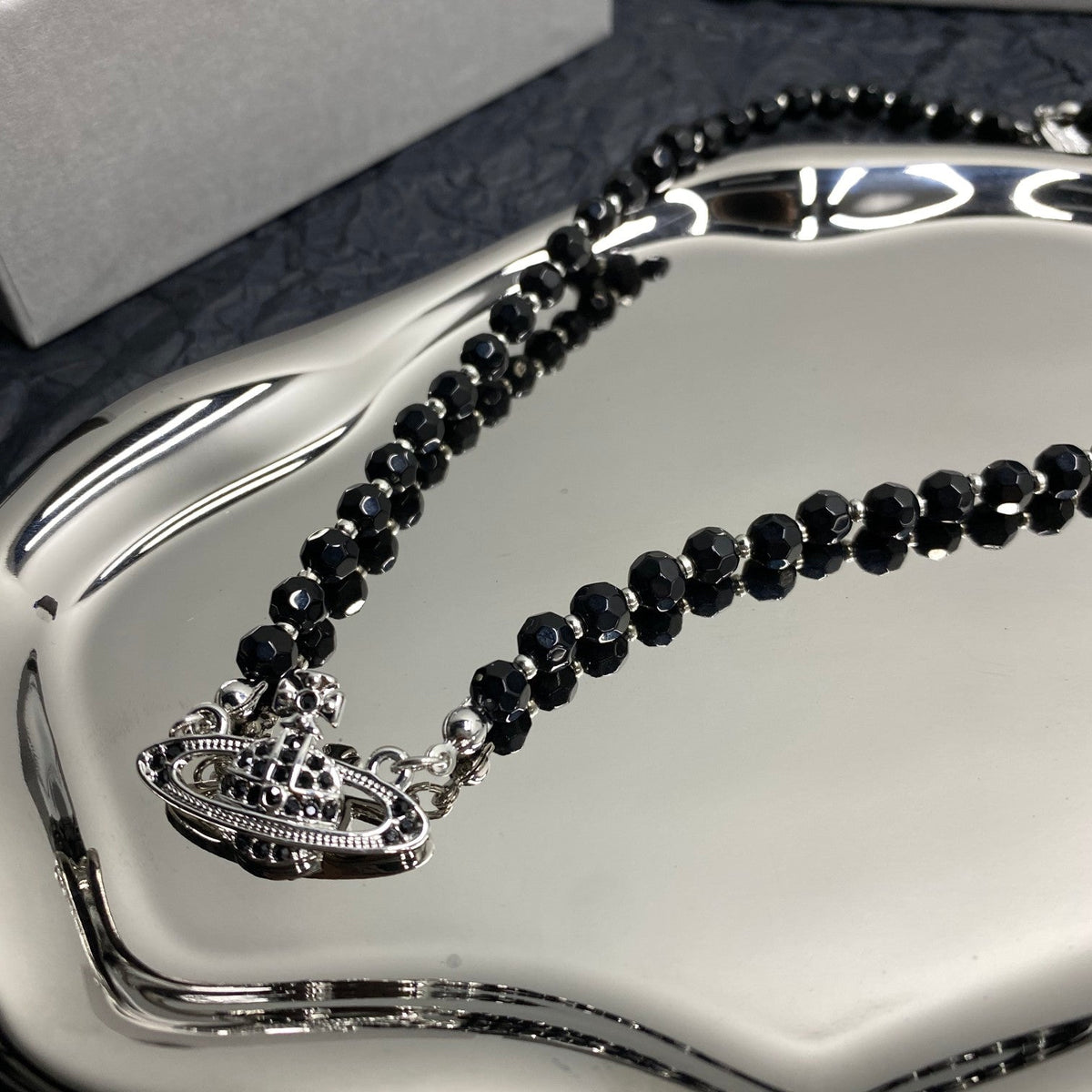 Vivienne Westwood 2026 Minimalist Planet Necklace