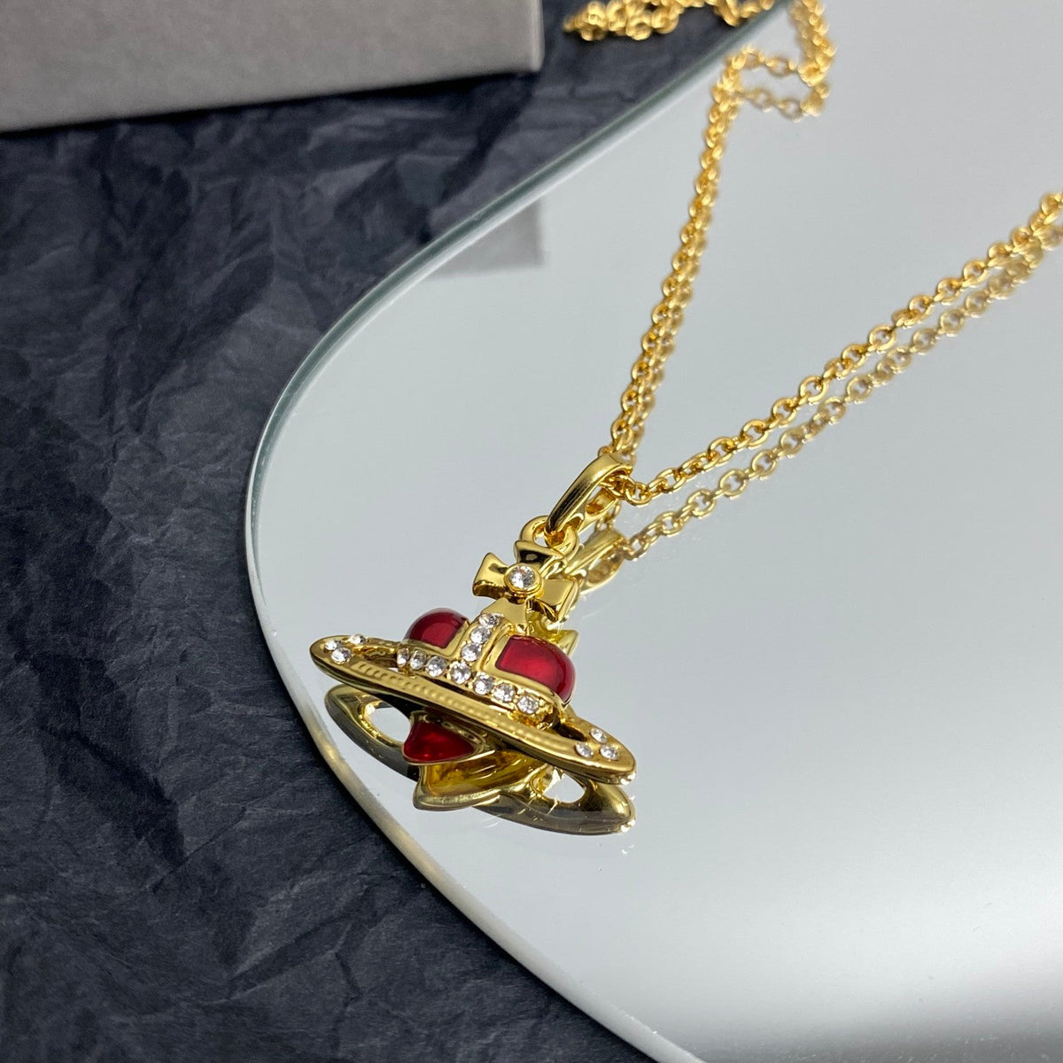 Vivienne Westwood 2026 Minimalist Planet Crystal Necklace