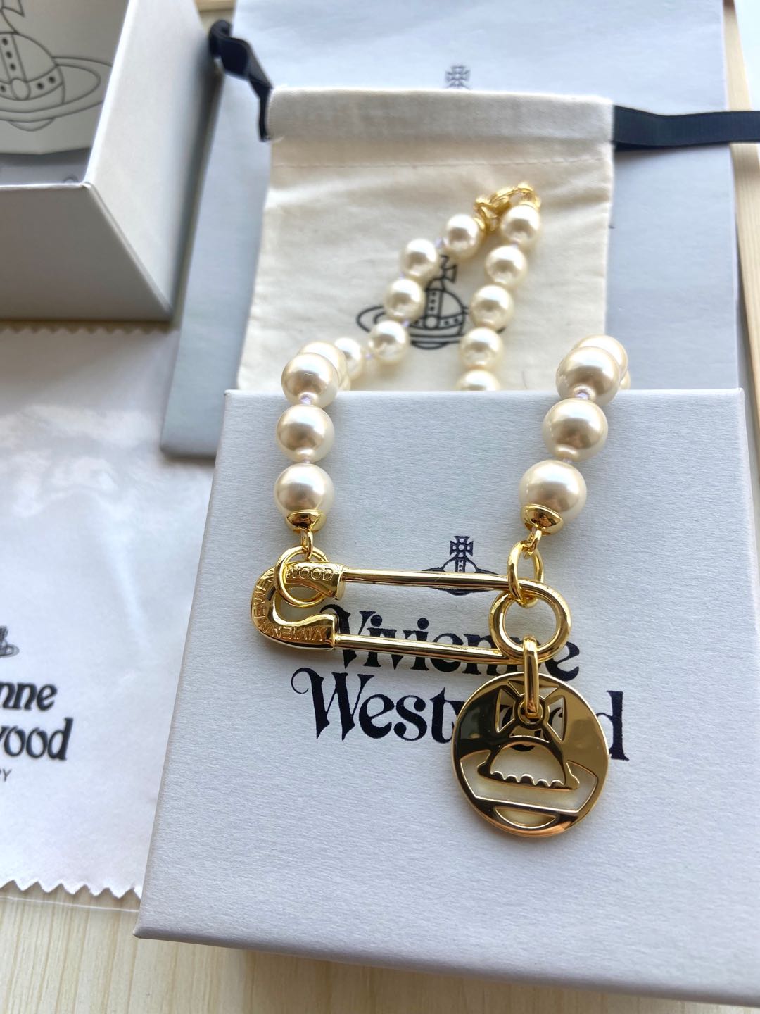 Vivienne Westwood 2026 Pearl & Pin Bracelet