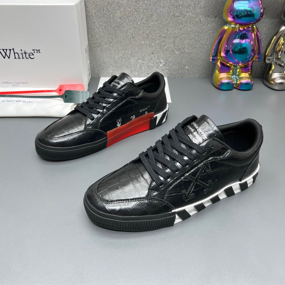 Off-White  Arrow leather sneakers#36