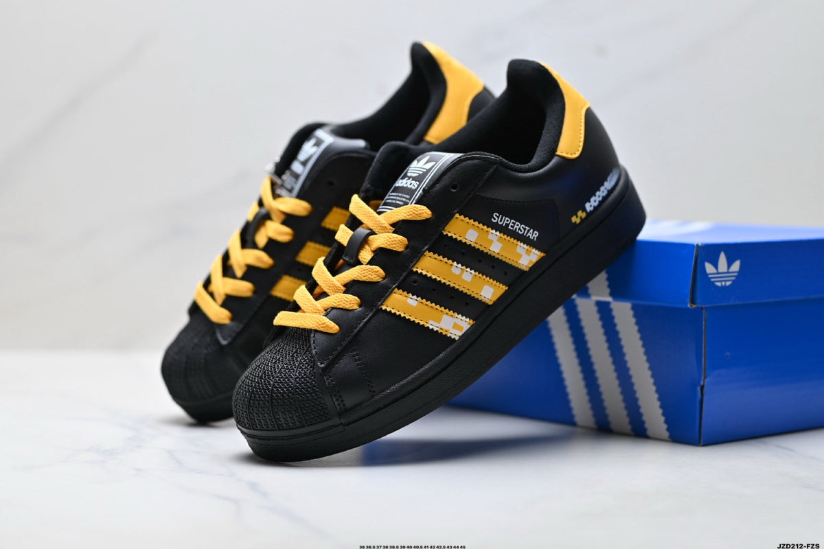 Adidas K81801450 Unisex Shell-Toe Sneakers