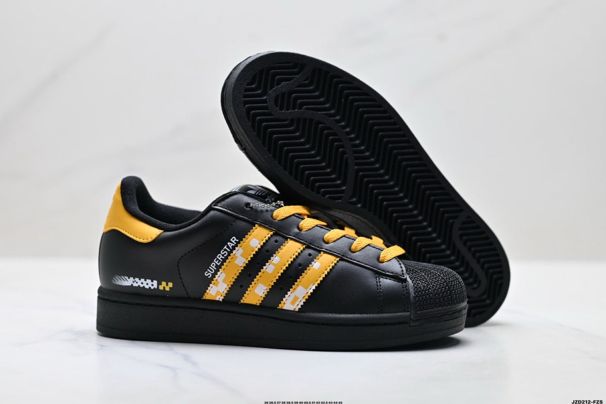 Adidas K81801450 Unisex Shell-Toe Sneakers