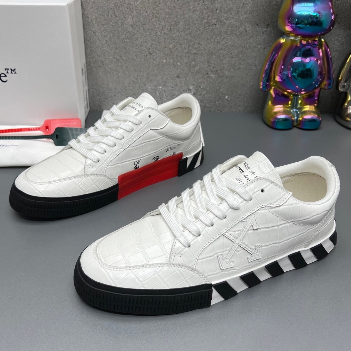 Off-White  Arrow leather sneakers#36