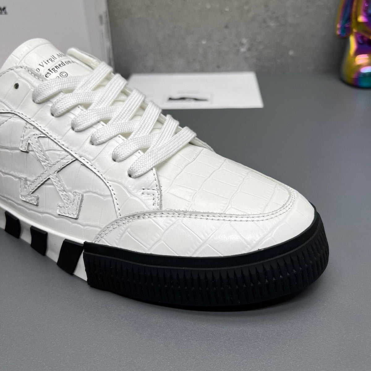 Off-White  Arrow leather sneakers#36