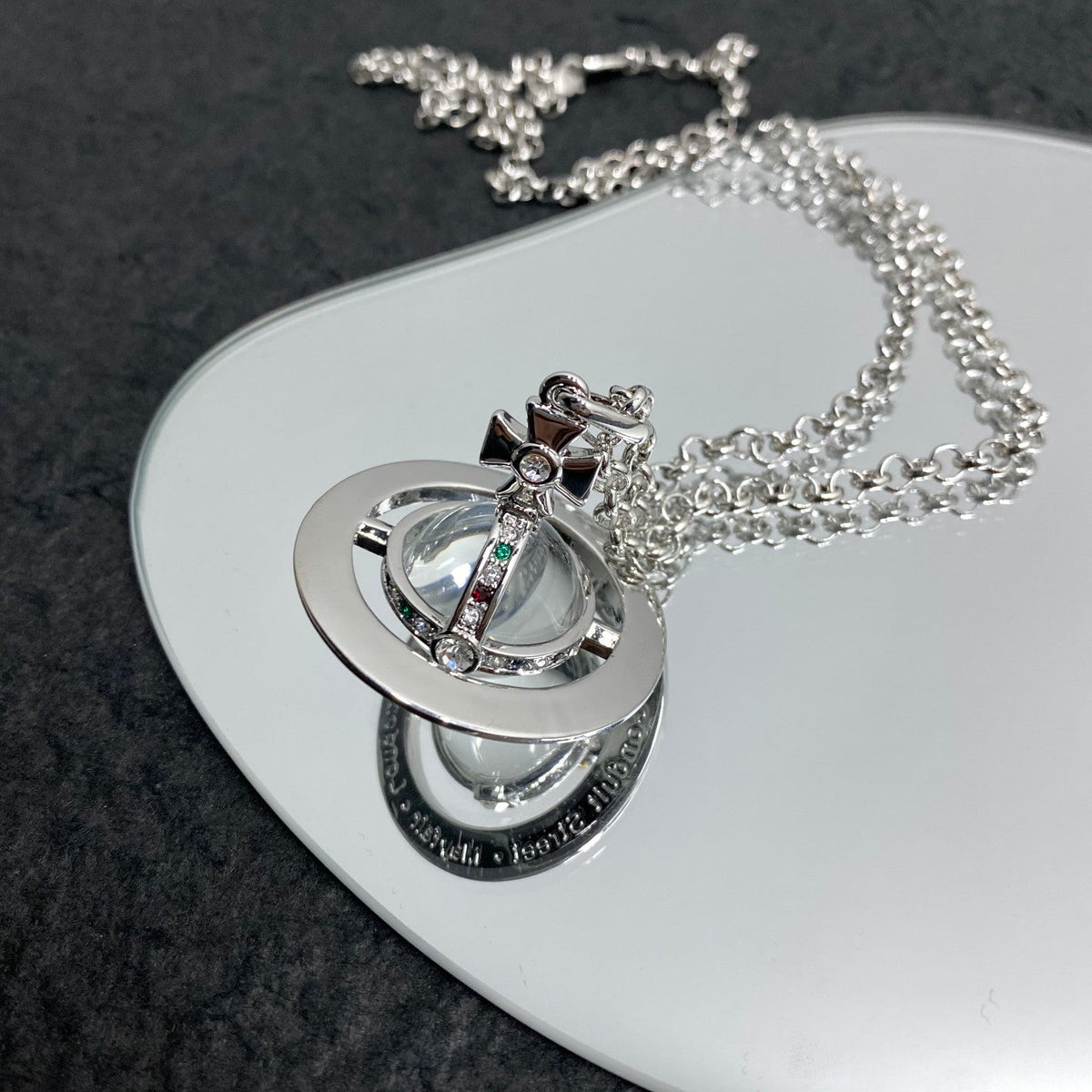 Vivienne Westwood 2026 Minimalist Planet Crystal Necklace