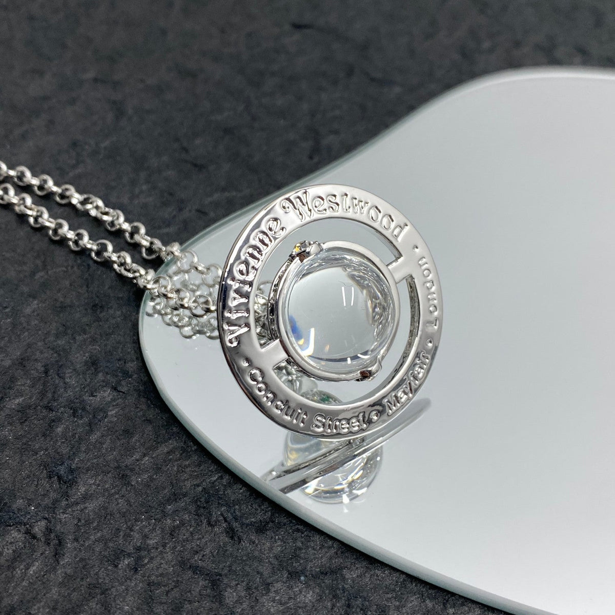 Vivienne Westwood 2026 Minimalist Planet Crystal Necklace
