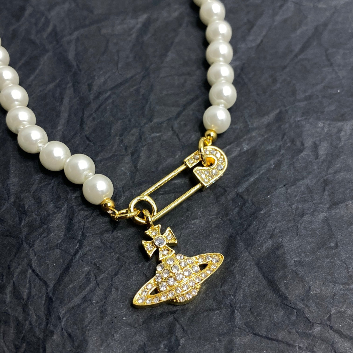 Vivienne Westwood 2026 Minimalist Pearl Necklace