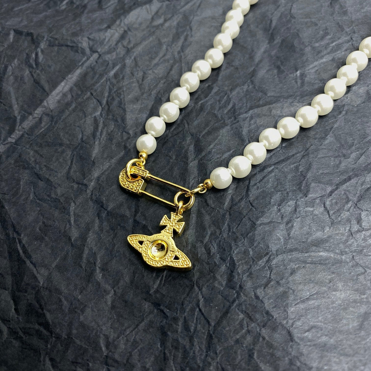 Vivienne Westwood 2026 Minimalist Pearl Necklace
