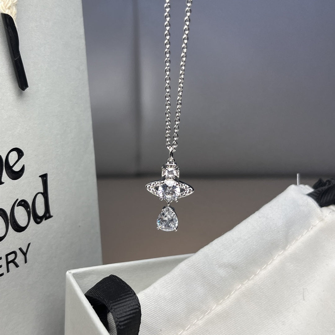 Vivienne Westwood 2026 Sparkling Clavicle Necklace