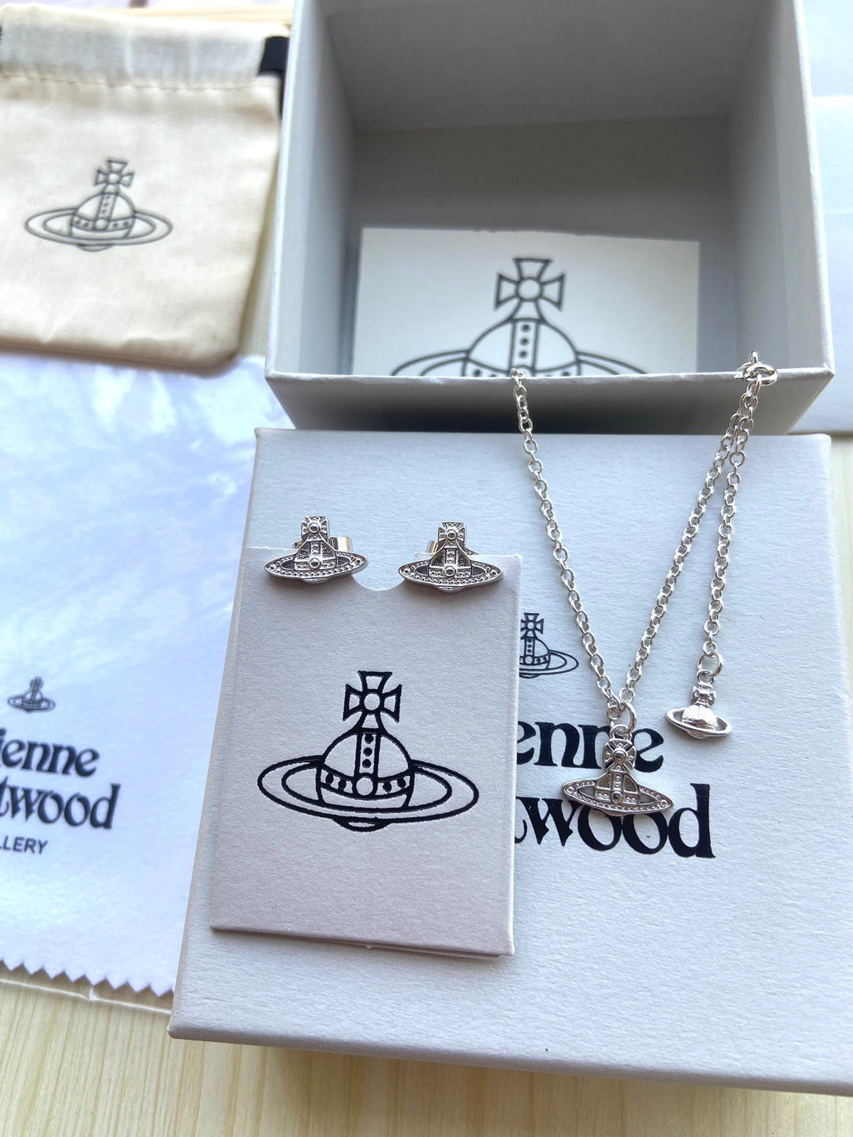 Vivienne Westwood 2026 Planet Clavicle Necklace