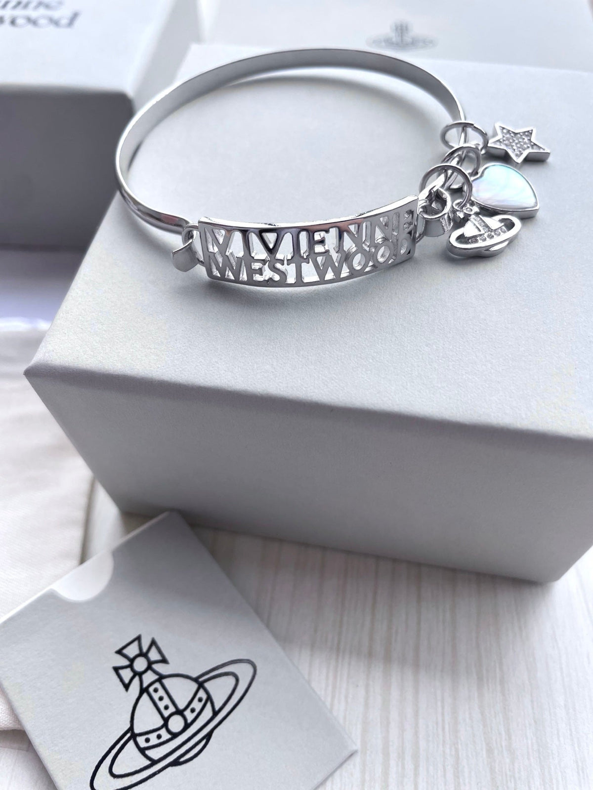 Vivienne Westwood 2026 Shell & Heart Initial Bracelet