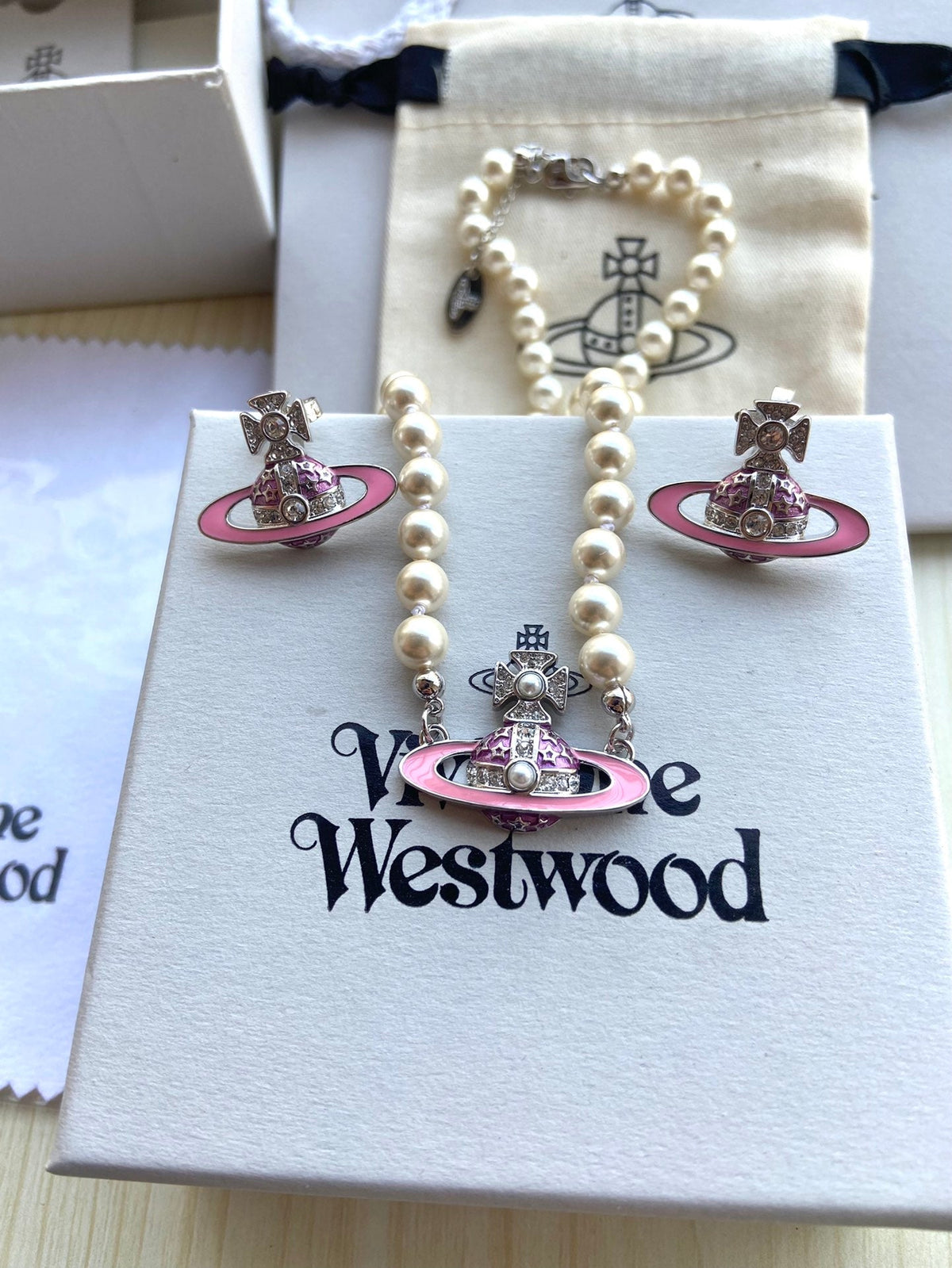 Vivienne Westwood 2026 Pearl Planet Necklace