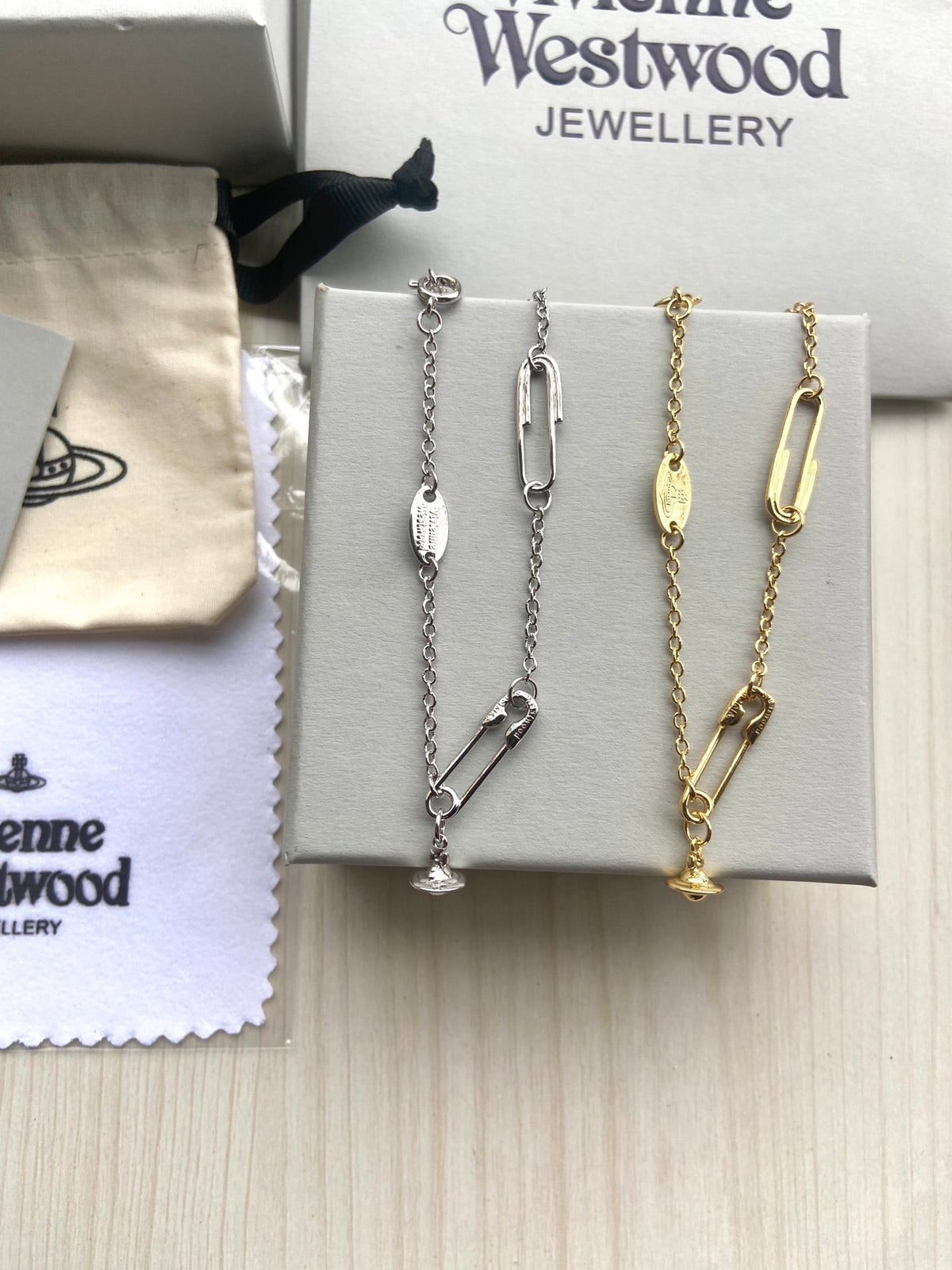 Vivienne Westwood 2026 Minimalist Safety Pin Bracelet