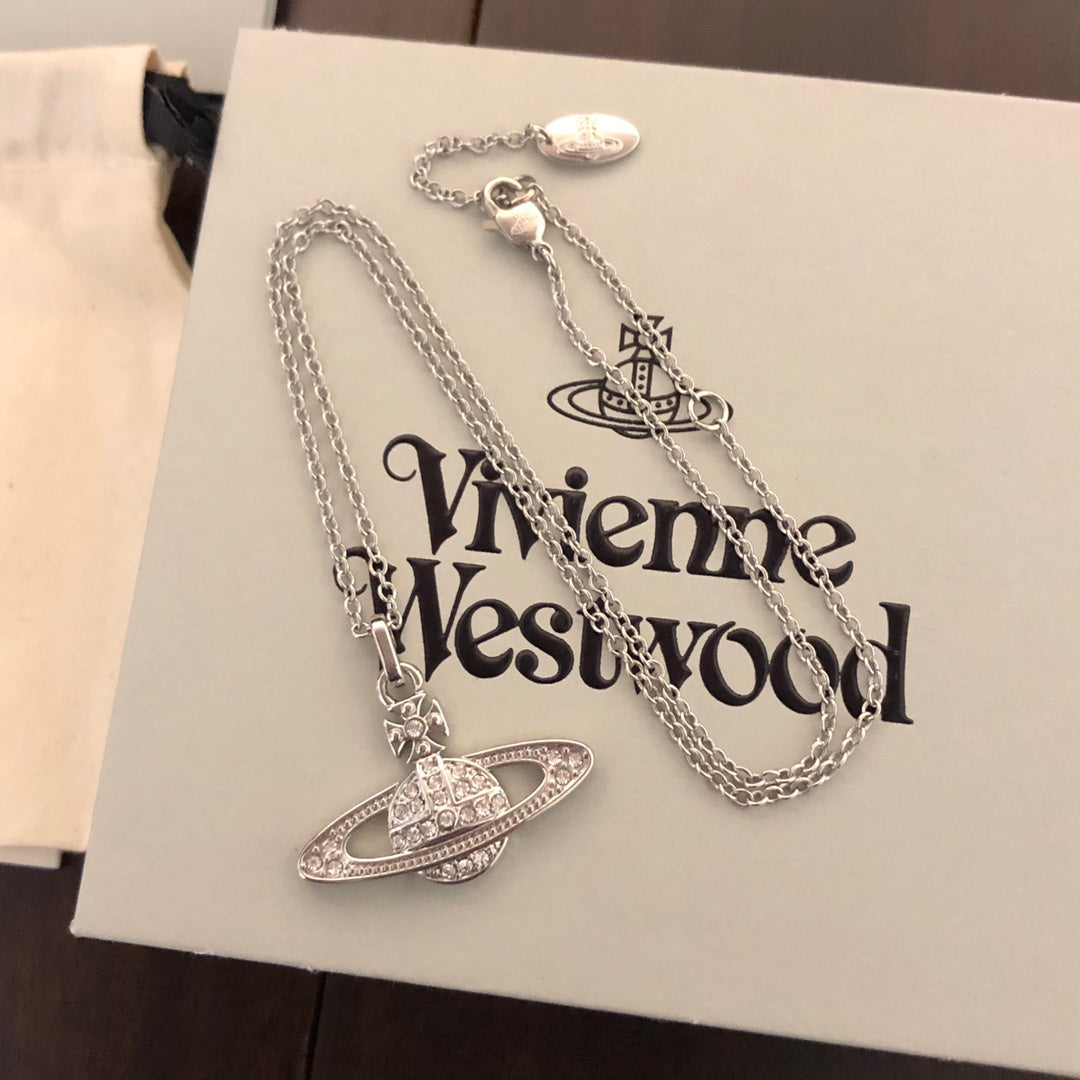 Vivienne Westwood 2026 Sparkling Clavicle Necklace