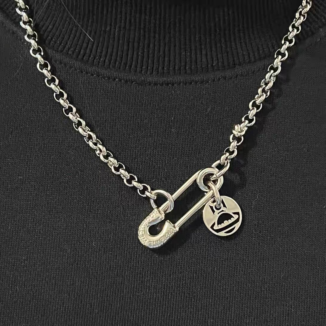 Vivienne Westwood 2026 Minimalist Safety Pin Clavicle Necklace