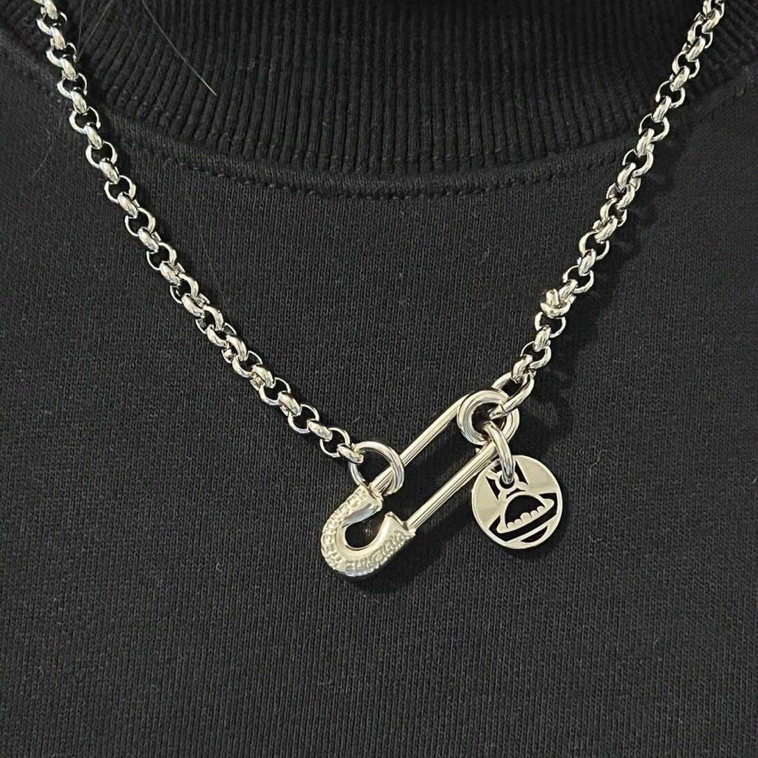 Vivienne Westwood 2026 Minimalist Safety Pin Clavicle Necklace