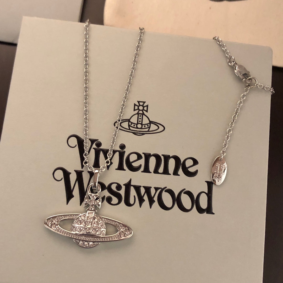 Vivienne Westwood 2026 Sparkling Clavicle Necklace