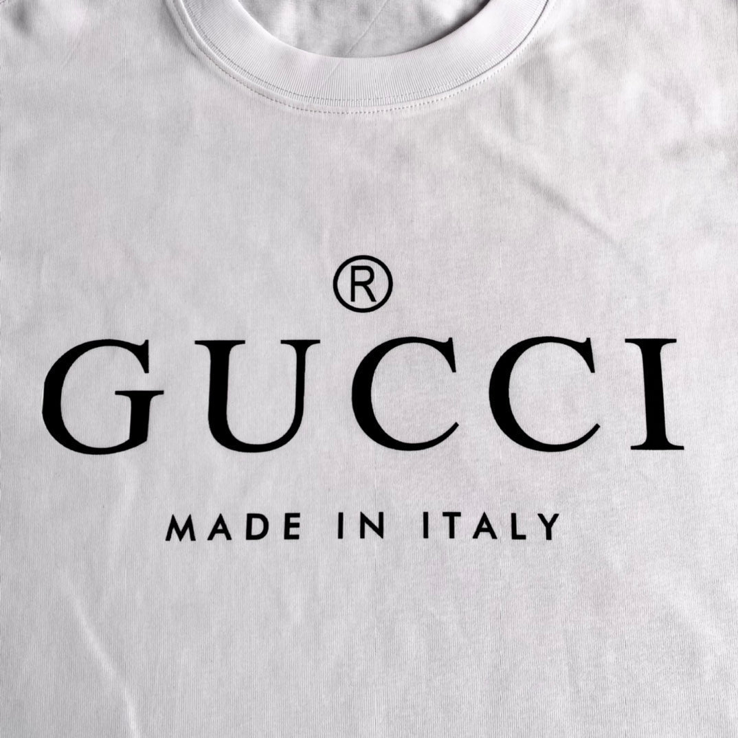 Gucci Signature Logo T-Shirt