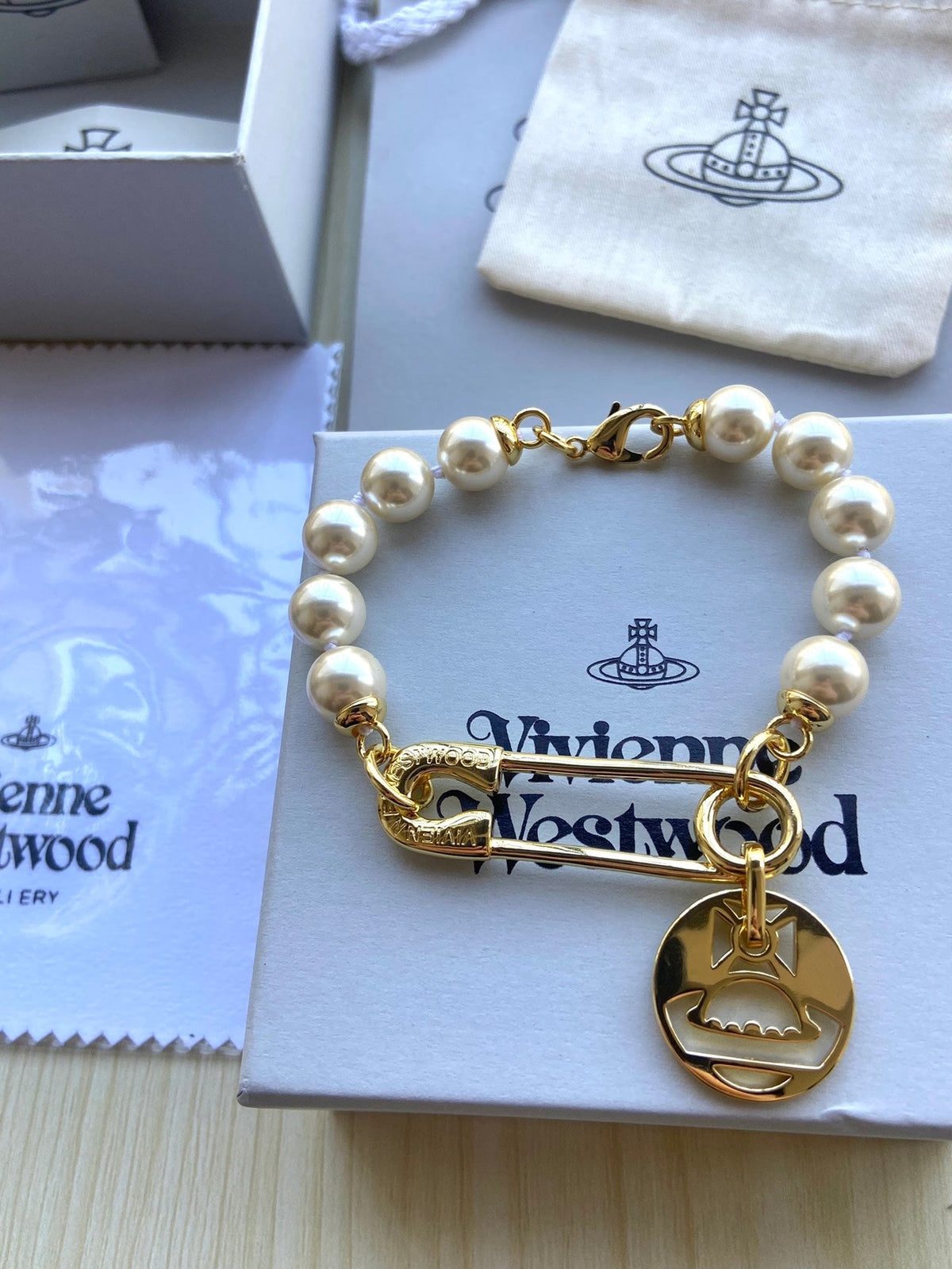 Vivienne Westwood 2026 Pearl & Pin Bracelet