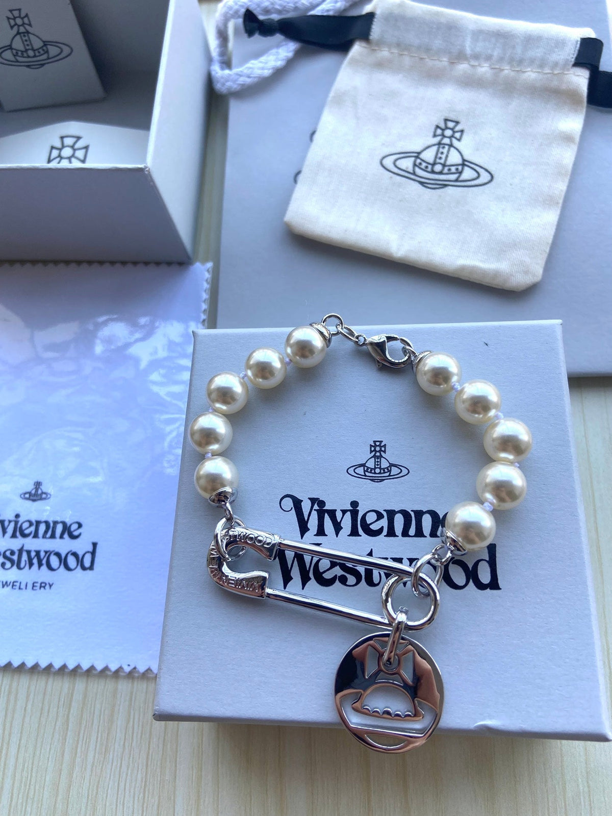 Vivienne Westwood 2026 Pearl & Pin Bracelet