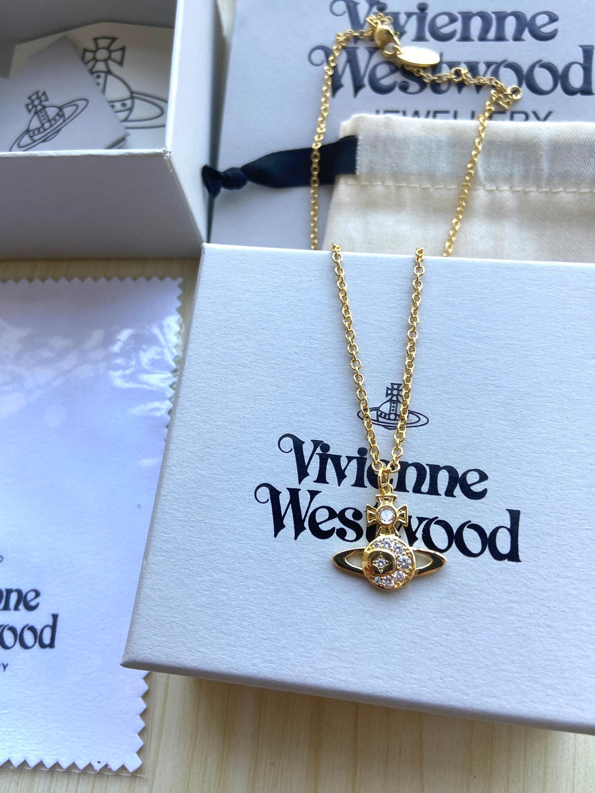 Vivienne Westwood 2026 Rhinestone Collar Necklace