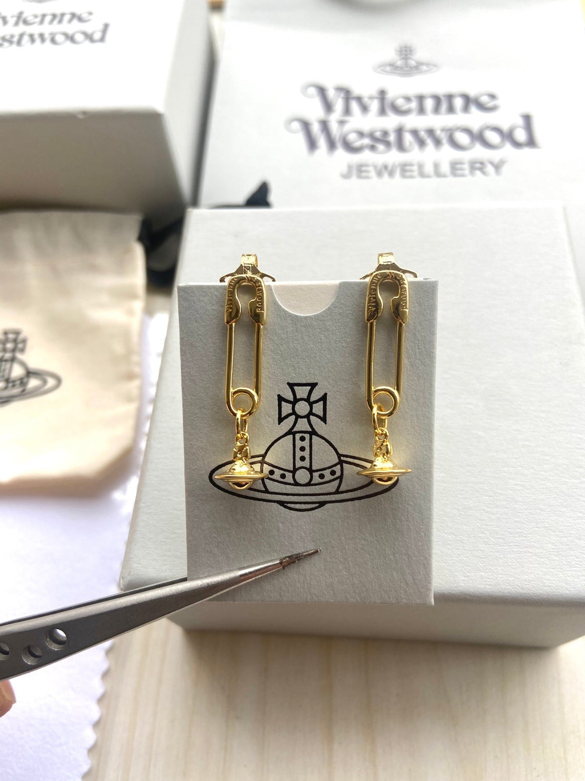 Vivienne Westwood 2026 Minimalist Safety Pin Bracelet