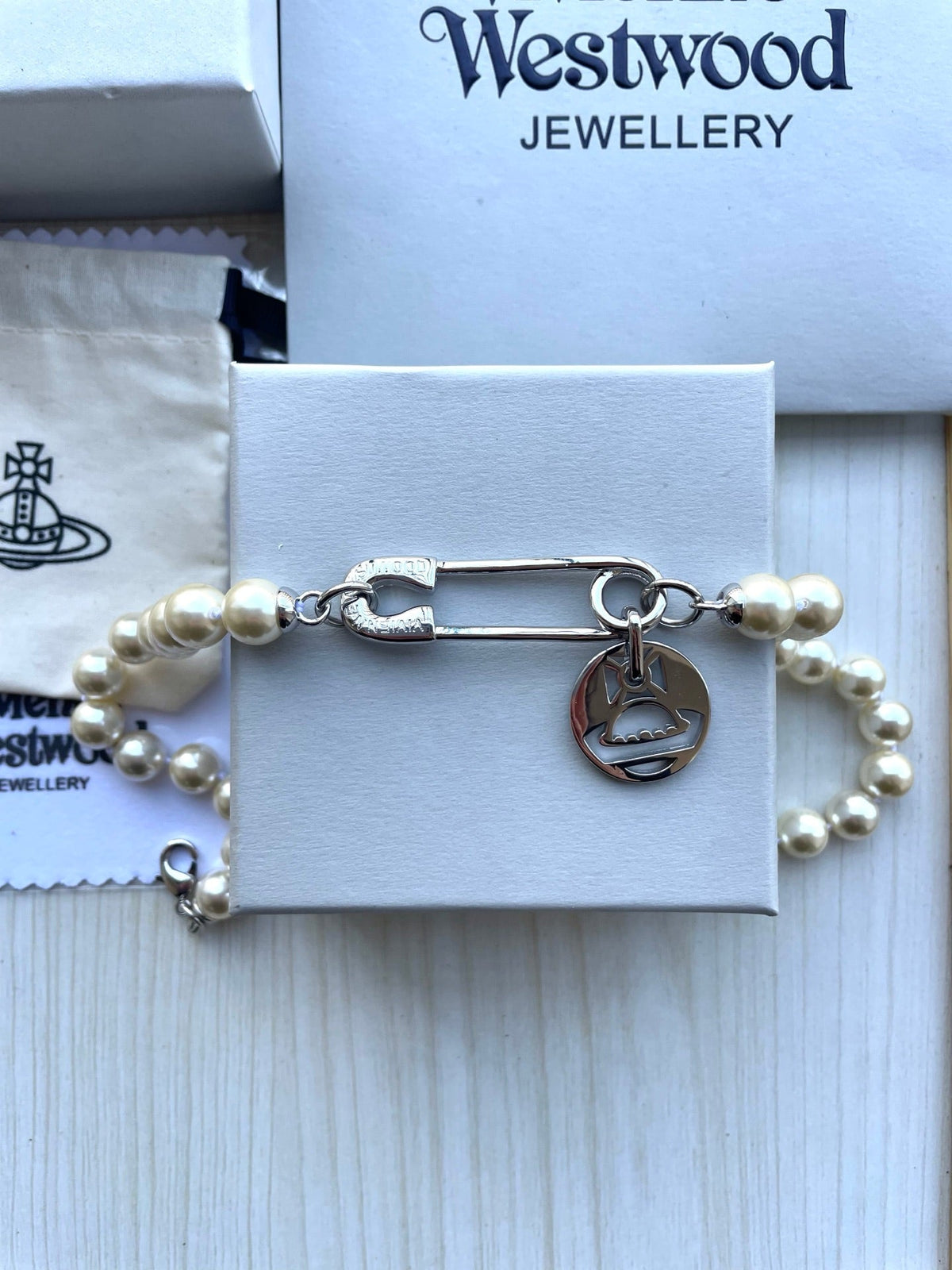 Vivienne Westwood 2026 Pearl & Pin Bracelet