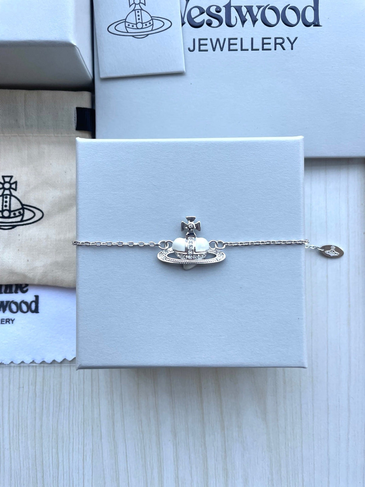 Vivienne Westwood 2026 Shell & Rhinestone Bracelet