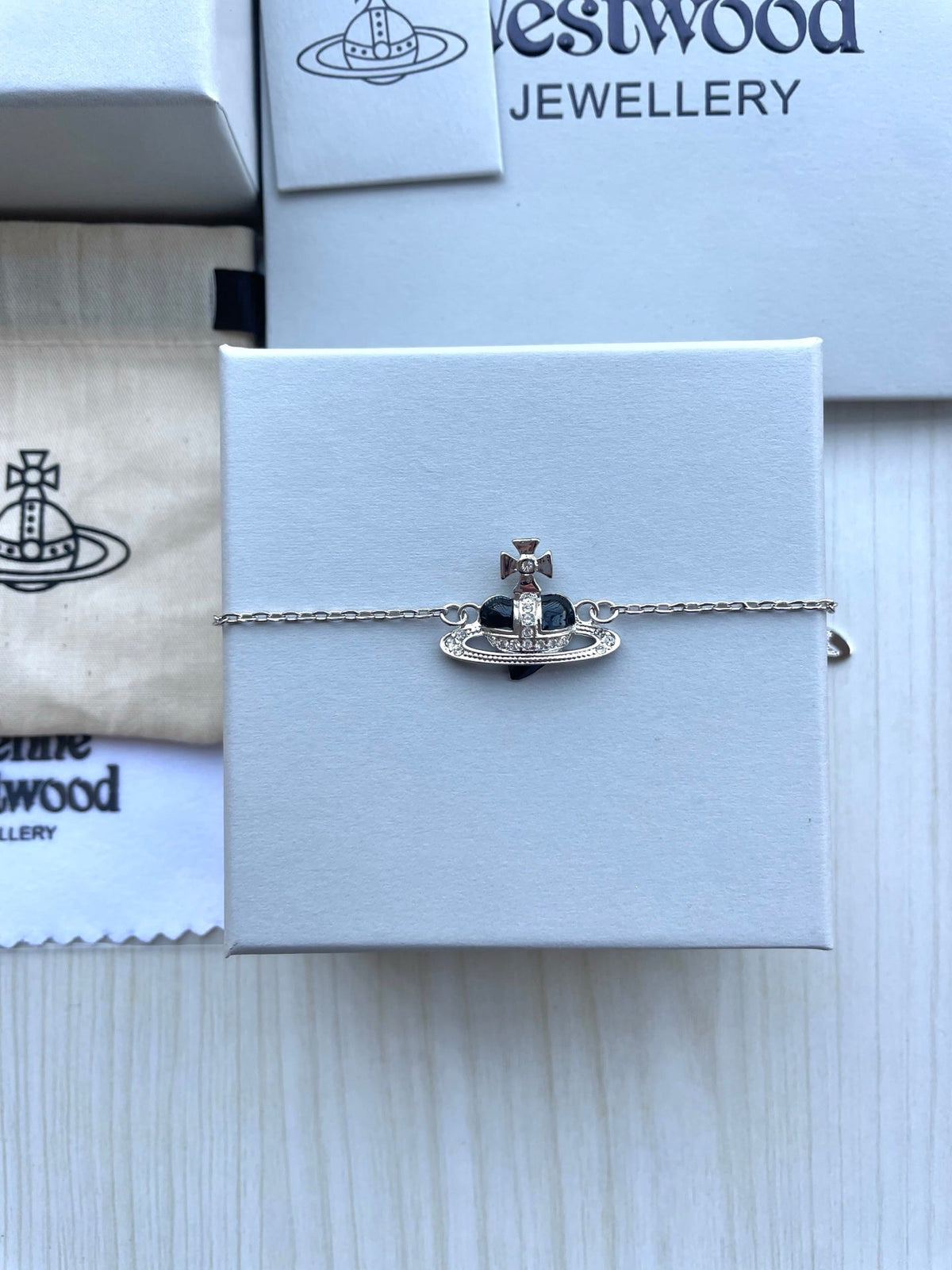 Vivienne Westwood 2026 Shell & Rhinestone Bracelet