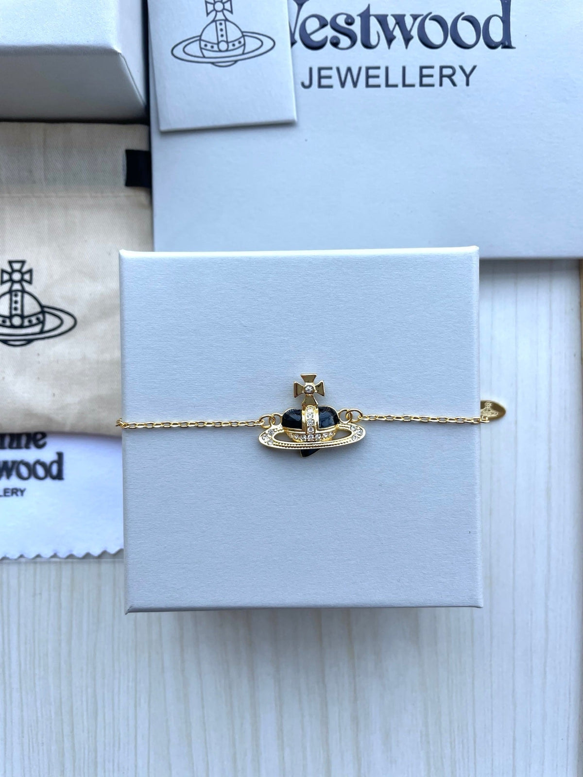 Vivienne Westwood 2026 Shell & Rhinestone Bracelet