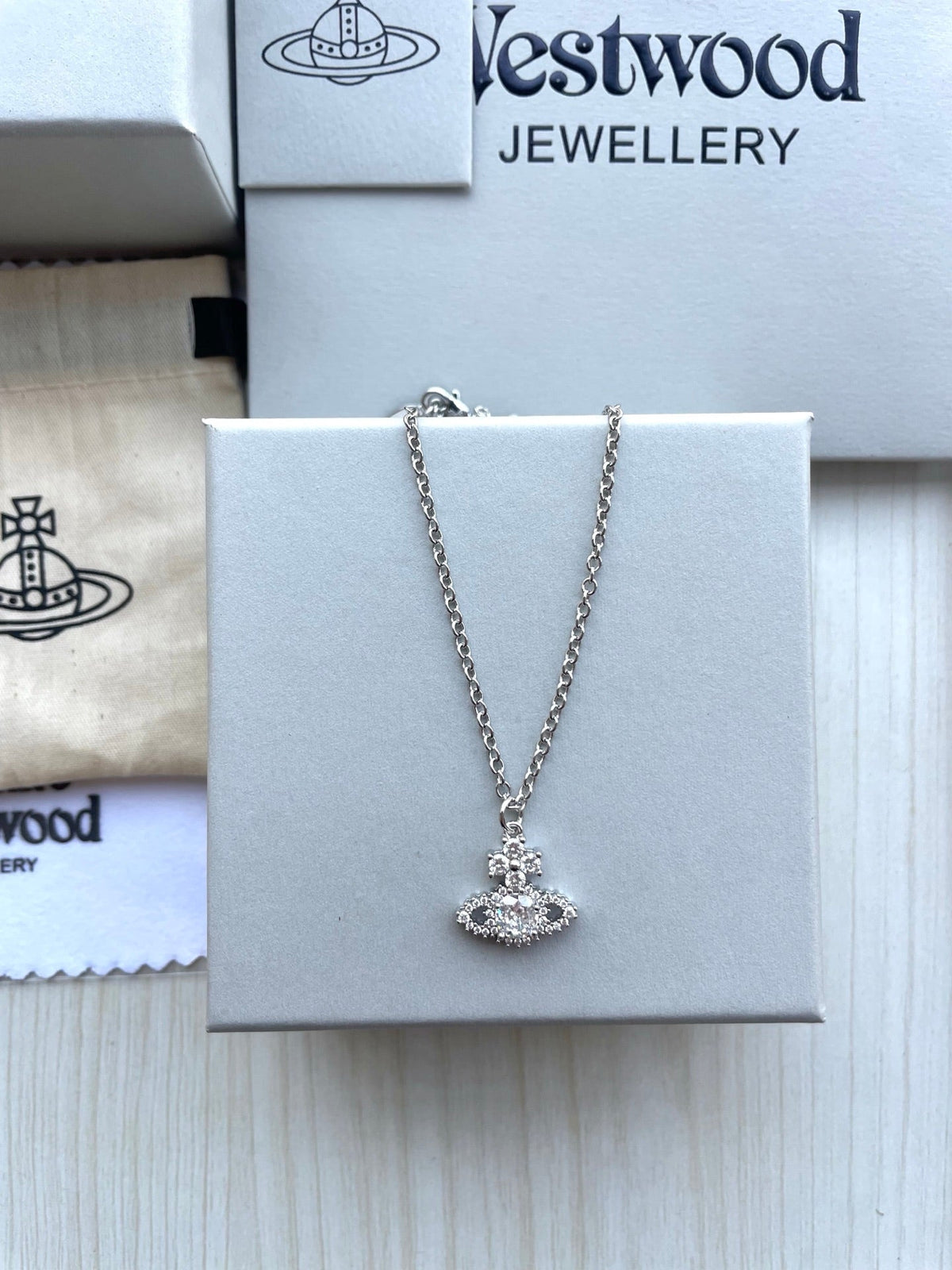 Vivienne Westwood 2026 Full-Crystal Collar Necklace