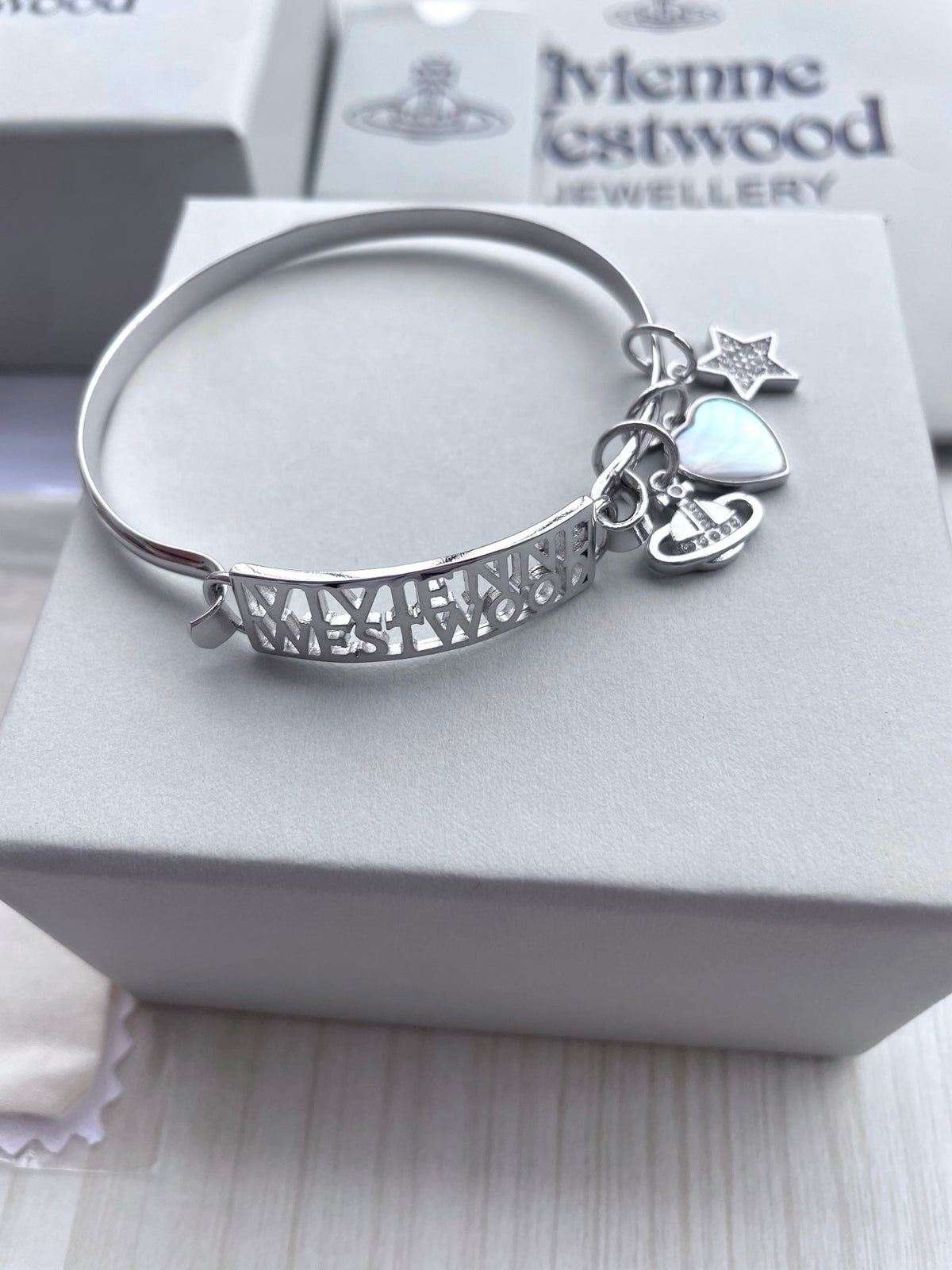Vivienne Westwood 2026 Shell & Heart Initial Bracelet