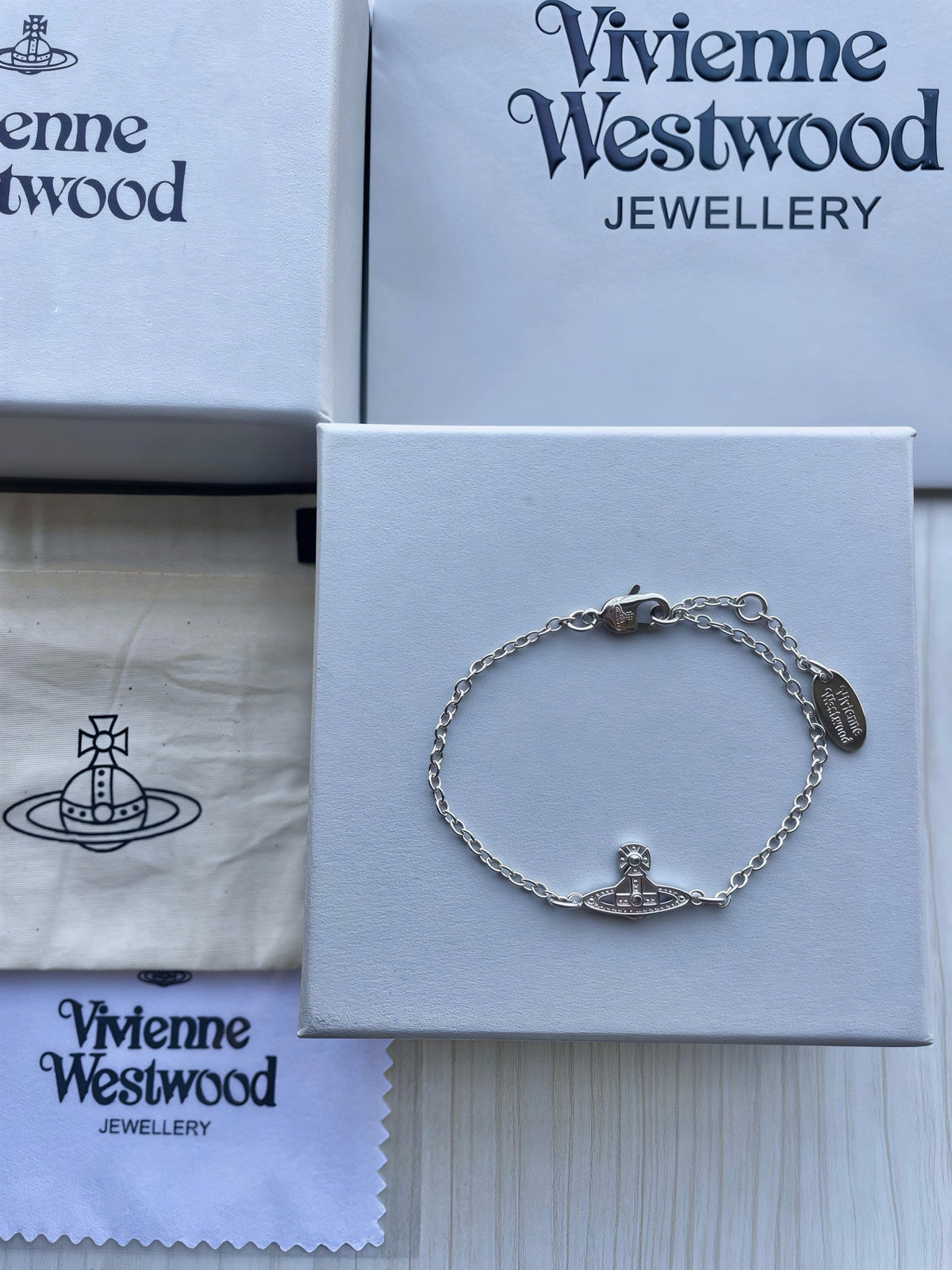 Vivienne Westwood 2026 Planet Clavicle Necklace